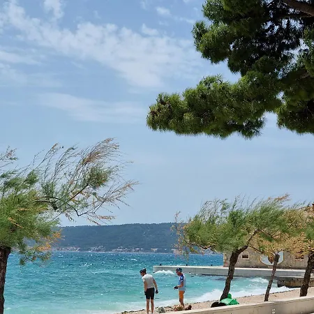 Near Split, 100 M From The Beach - Available For Min 5 Days Bookings * Kastela