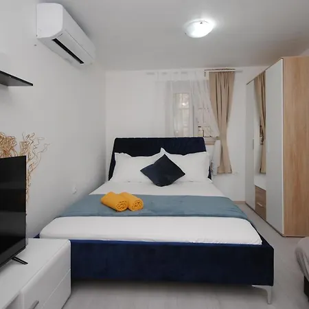 Near Split, 100 M From The Beach - Available For Min 5 Days Bookings Apartment *