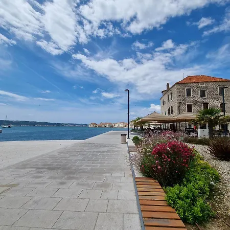 Near Split, 100 M From The Beach - Available For Min 5 Days Bookings * Kastela
