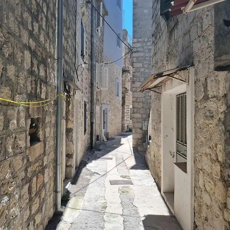 Near Split, 100 M From The Beach - Available For Min 5 Days Bookings